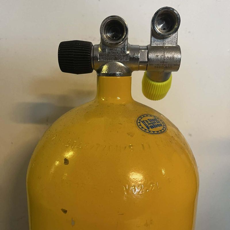 Gul 12L 200Bar m/dobbelkran